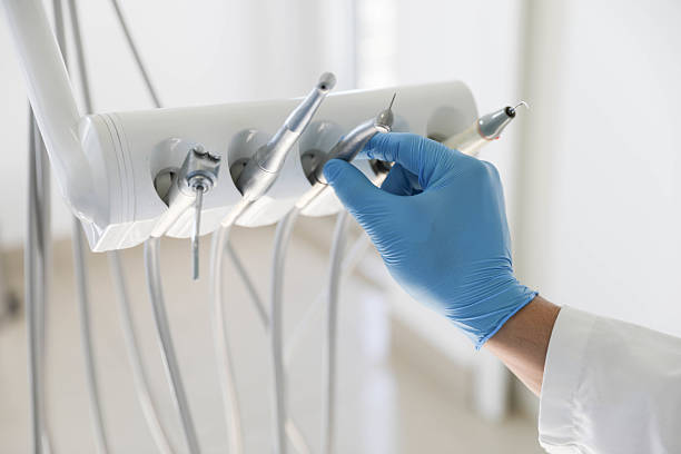 Professional Tooth Extraction technician working in Monte Alto, TX
